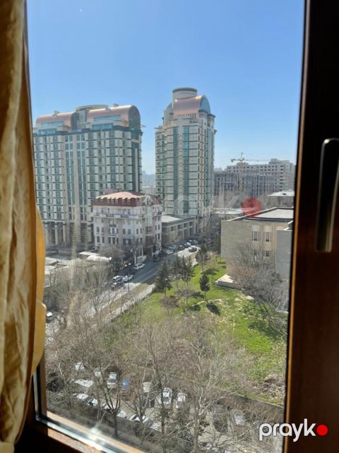 İcarəyə verilir 4 otaqlı yeni tikili 210 m²