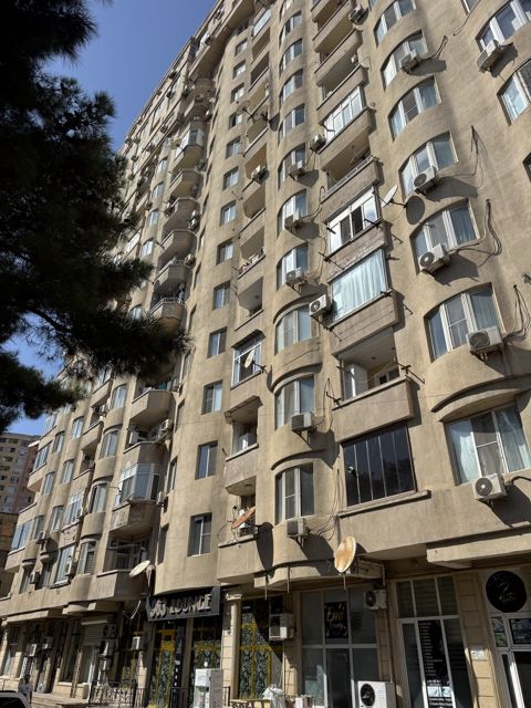 Satılır 2 otaqlı yeni tikili 50 m² — Bakı