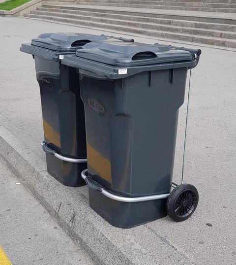 Tullantı qutuları — Bakı