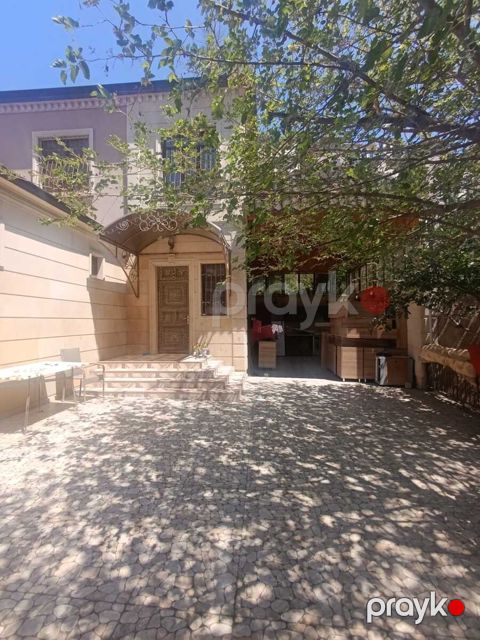 Satılır 5 otaqlı həyət evi/bağ evi 200 m²