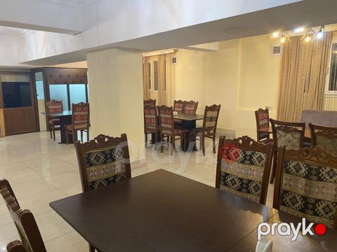 İcarəyə verilir obyekt 216 m²