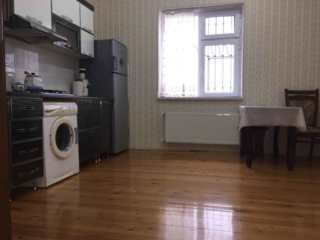 Satılır 4 otaqlı həyət evi/bağ evi 170 m² — Ev, villa, Bakı (2)