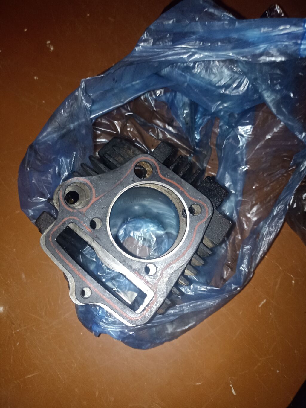 Az işləmiş porşen kolsa giliz 110 porşenli 107 sm³ silindr — Mühərriklər, Gəncə (4)