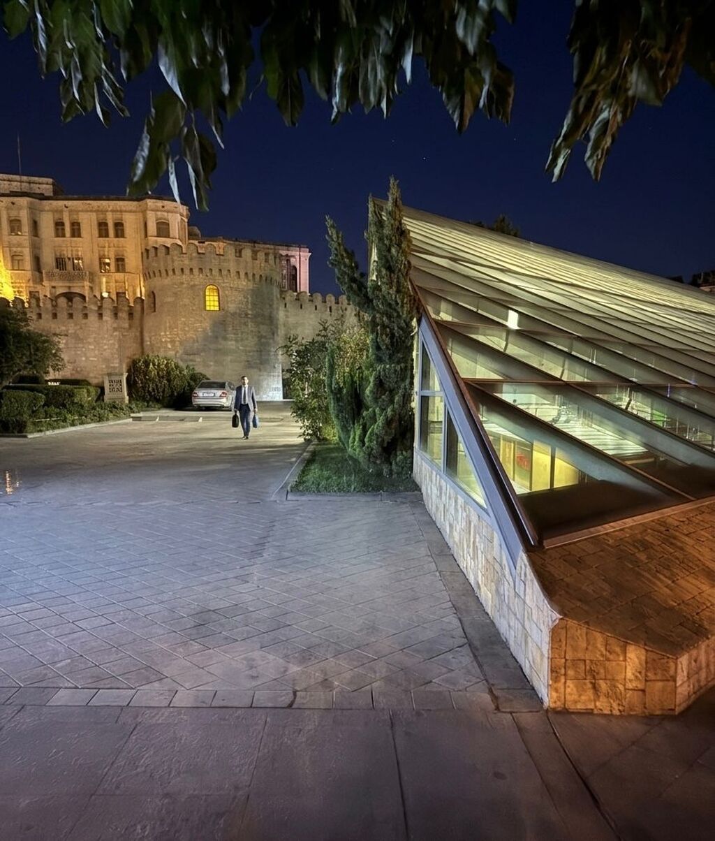 5 otaqlı, Səbail r. r-nu — Mənzil, Bakı