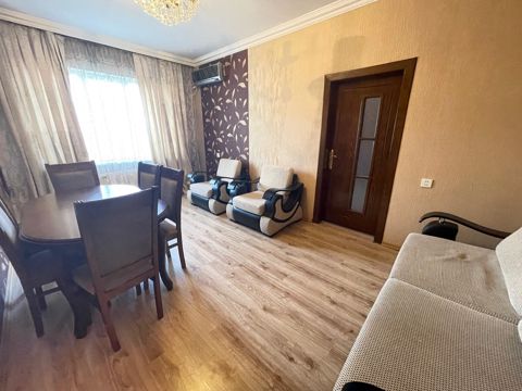 Satılır 4 otaqlı köhnə tikili 85 m² — Bakı