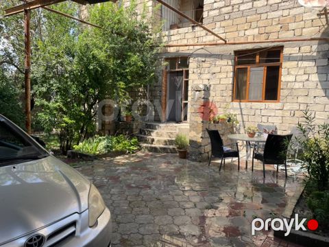 Satılır 5 otaqlı həyət evi/bağ evi 210 m²