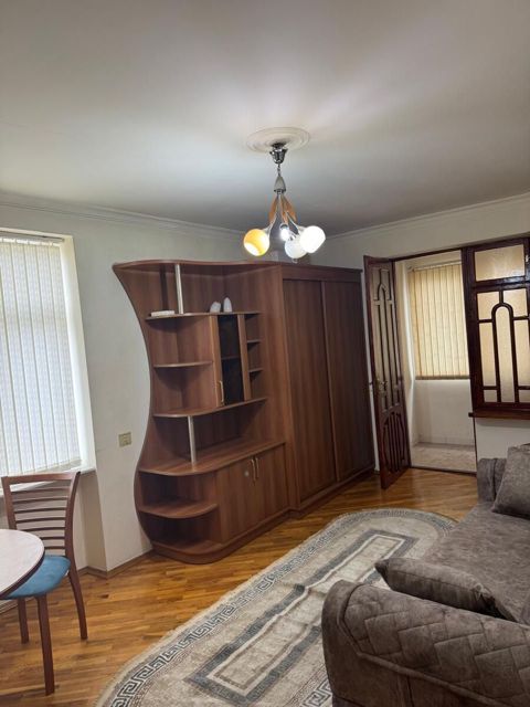 Satılır 1 otaqlı köhnə tikili 37 m² — Bakı