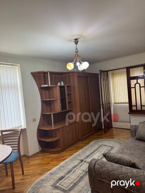 Satılır 1 otaqlı köhnə tikili 37 m²