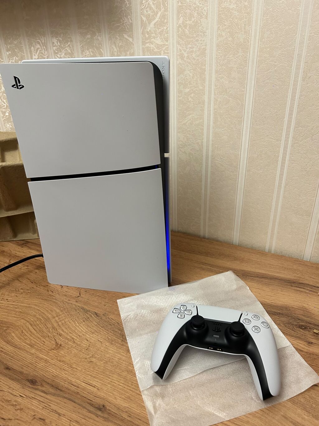 Sony PlayStation 5 Slim (Diskli Versiya) oyun konsolu və 1 ədəd — Oyun konsolları, Bakı (3)