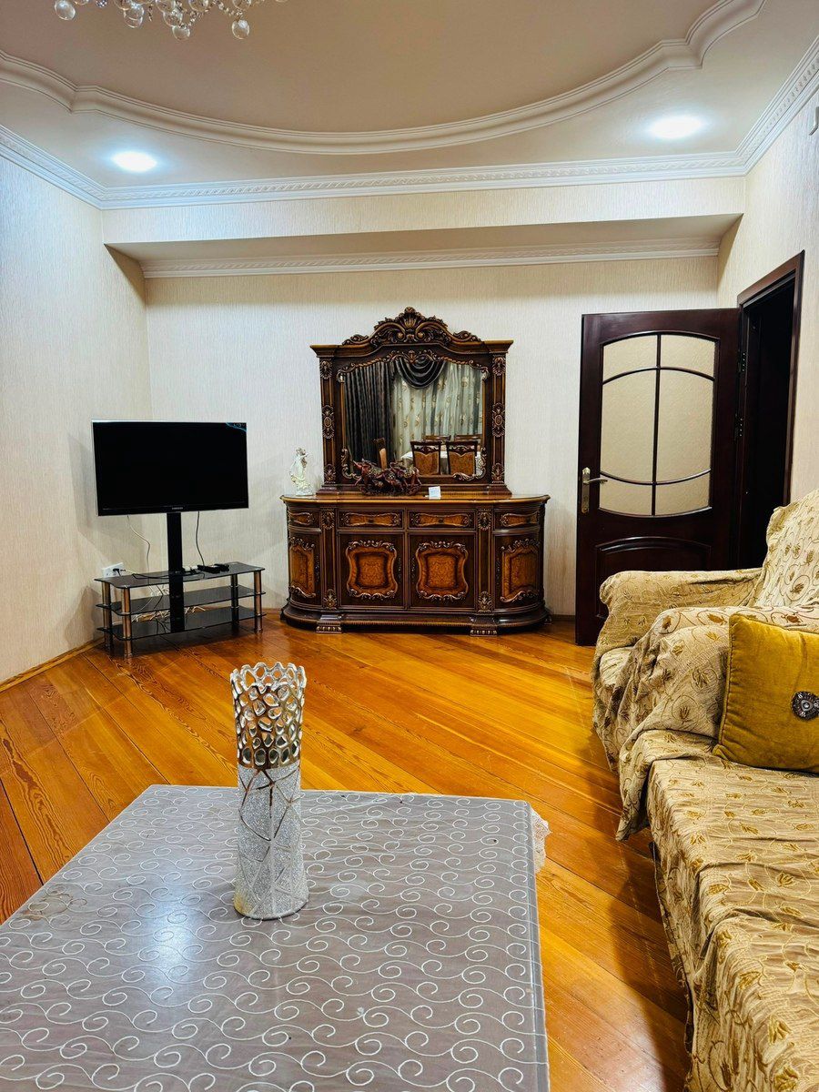 2-otaqlı yeni tikili kirayə verilir, Yeni Yasamal qəs., 80 m² — Mənzil, Bakı (2)