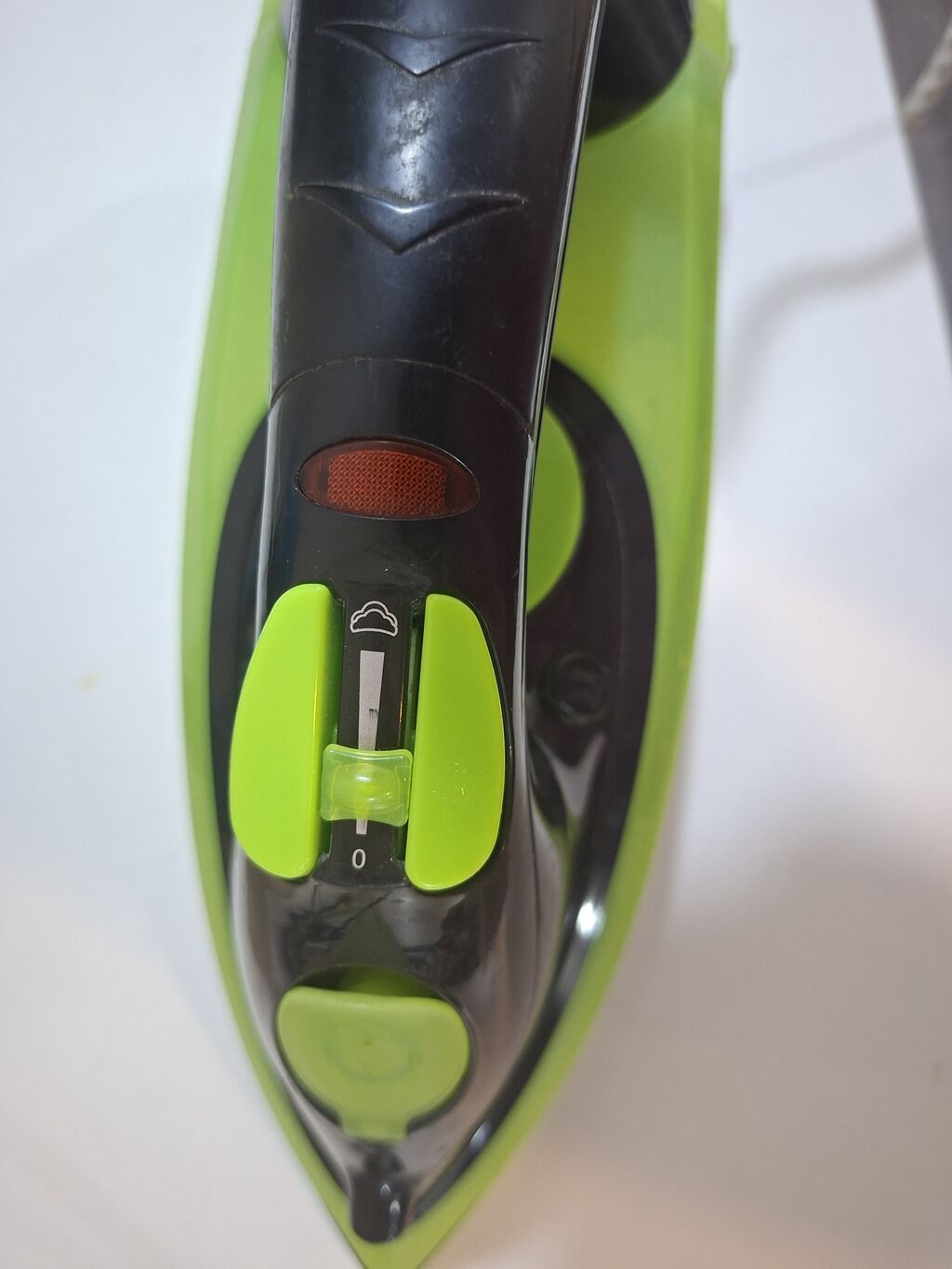 Buxarlı ütü – Titanium Soleplate, 2200W - Güclü 2200W qızdırıcı: tez — Ütü, Digah (2)