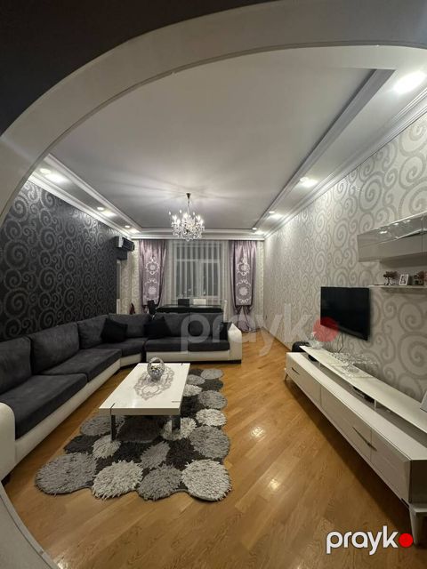 Satılır 4 otaqlı yeni tikili 130 m²
