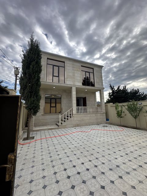Satılır 5 otaqlı həyət evi/bağ evi 200 m² — Bakı