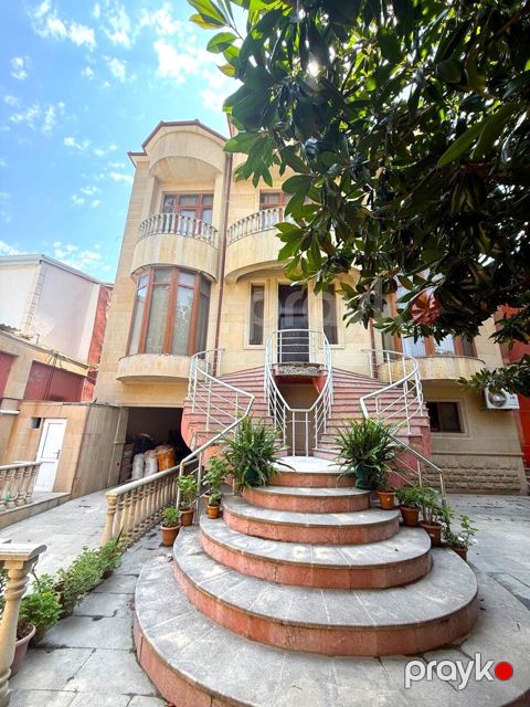 Satılır 6 otaqlı həyət evi/bağ evi 300 m²