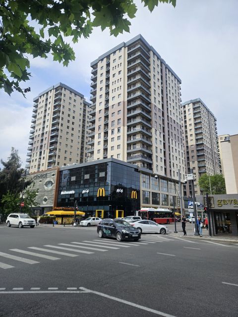 Satılır 3 otaqlı yeni tikili 157.9 m² — Bakı