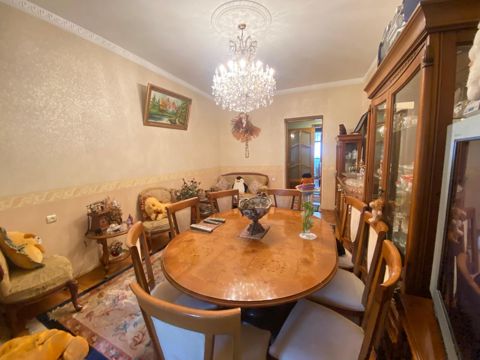 Satılır 2 otaqlı köhnə tikili 80 m² — Bakı
