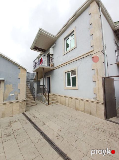 Həyət evi, Corat qəs