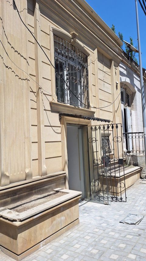 İcarəyə verilir 4 otaqlı həyət evi/bağ evi 100 m² — Bakı
