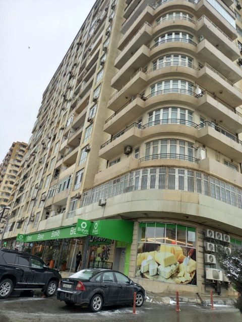 Satılır 3 otaqlı yeni tikili 143 m² — Bakı