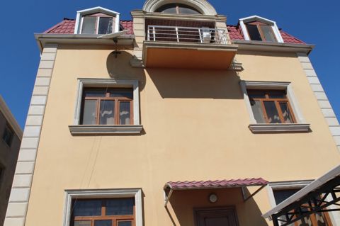 Satılır 7 otaqlı həyət evi/bağ evi 330 m² — Bakı