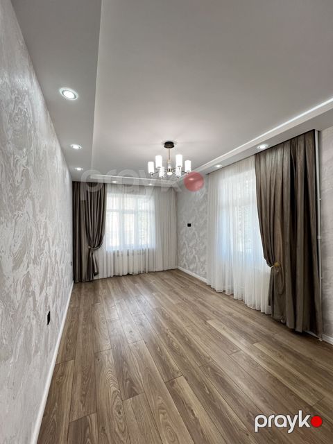 Satılır 2 otaqlı köhnə tikili 65 m²