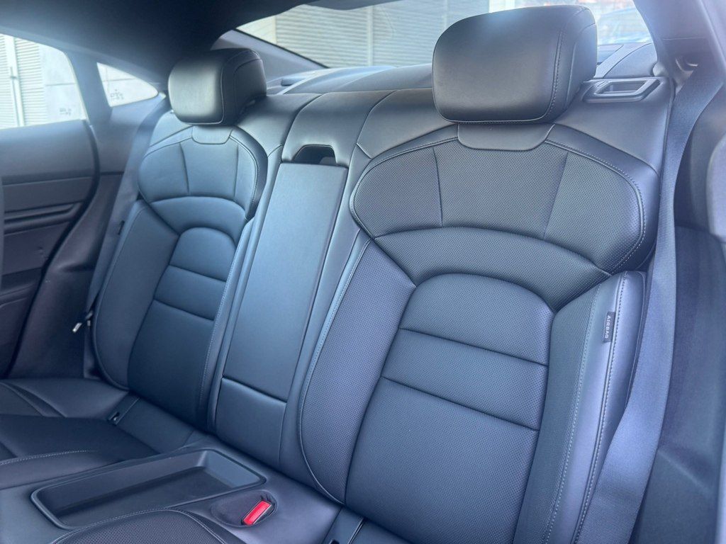Porsche Taycan, 79.2 kWh, 2023 il, 4 900 km — Avtomobillər, Bakı (9)