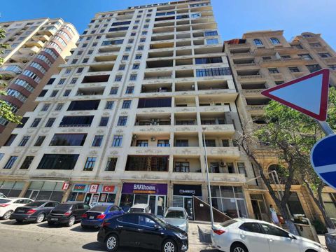 Satılır obyekt 225 m² — Bakı