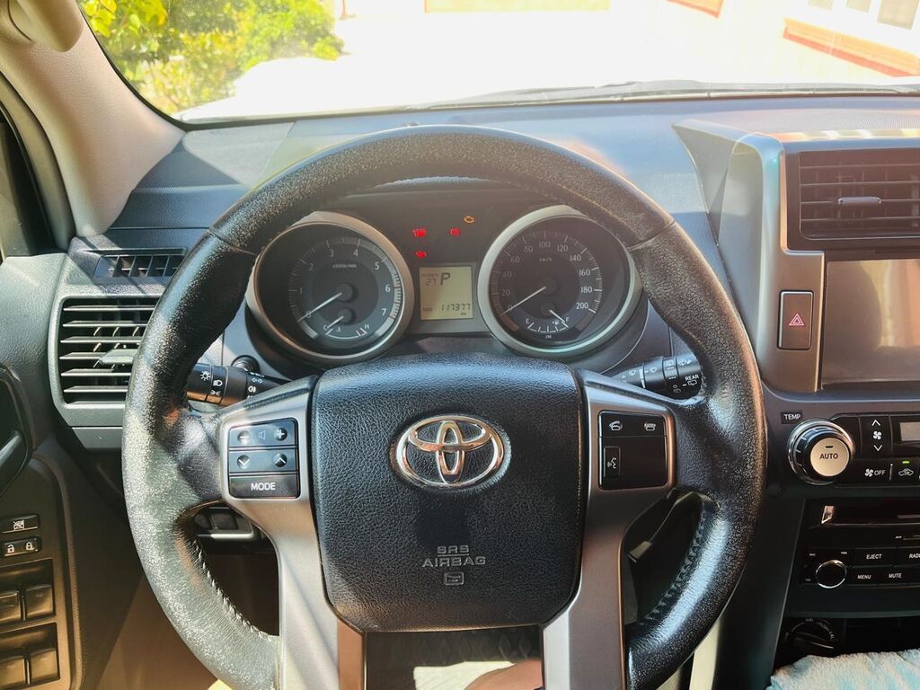 Toyota Land Cruiser Prado, ağ rəng, 5 qapı, tam ölçülü SUV — Avtomobillər, Naxçıvan (5)