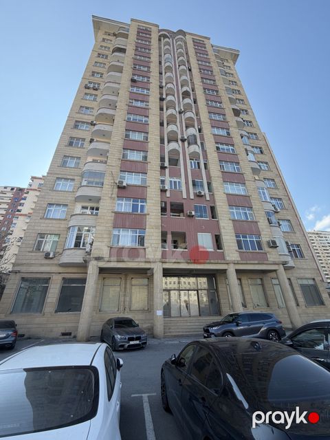 Satılır obyekt 487 m²