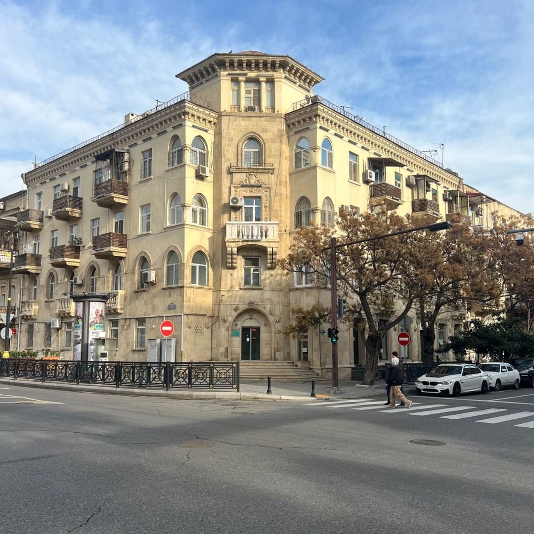 Satılır 1 otaqlı köhnə tikili 42 m² — Mənzil, Bakı