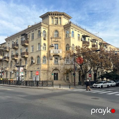 Satılır 1 otaqlı köhnə tikili 42 m²