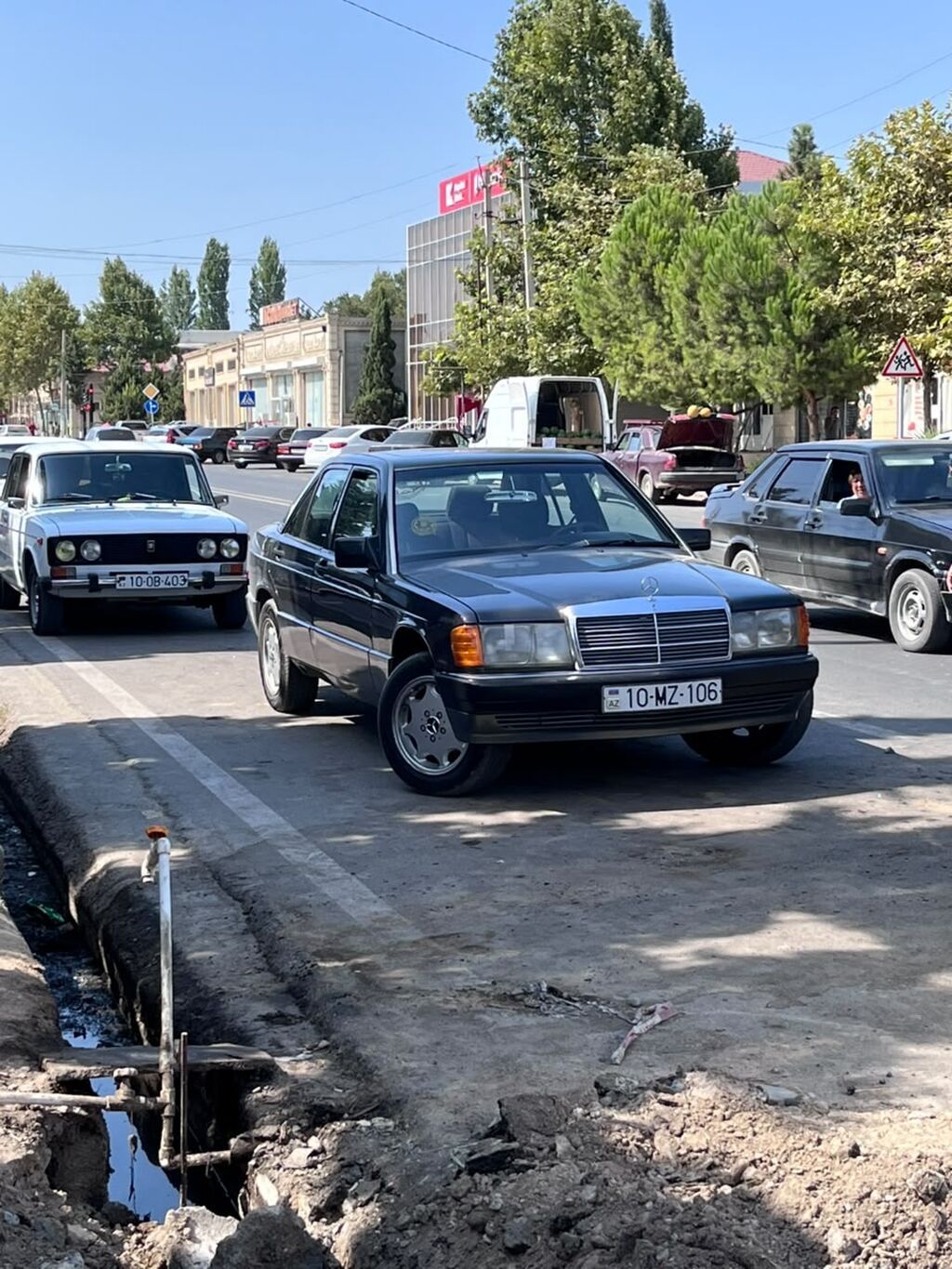 Mercedes-Benz 190 (W201): 0.2 l 1993 il Sedan — Avtomobillər, Bərdə (3)