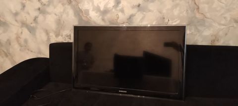 Samsung LCD televizor - Ekran diaqonalı: təxminən 40–42 düym — Televisions