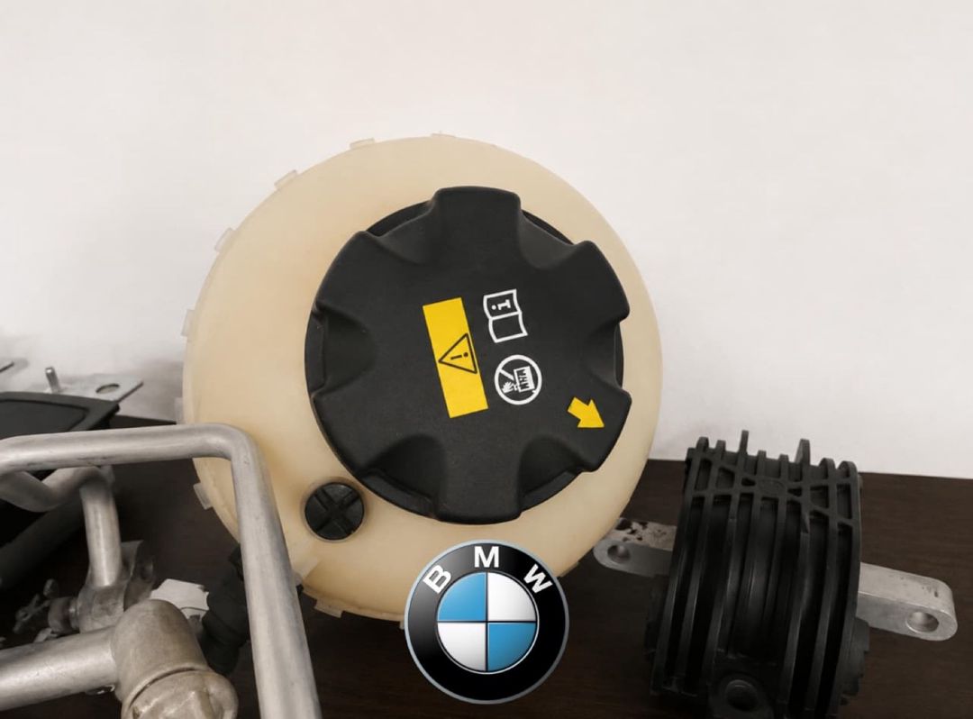 BMW F10 D30 antifriz su çəni — Ehtiyat hissələri və aksesuarlar, Bakı (2)