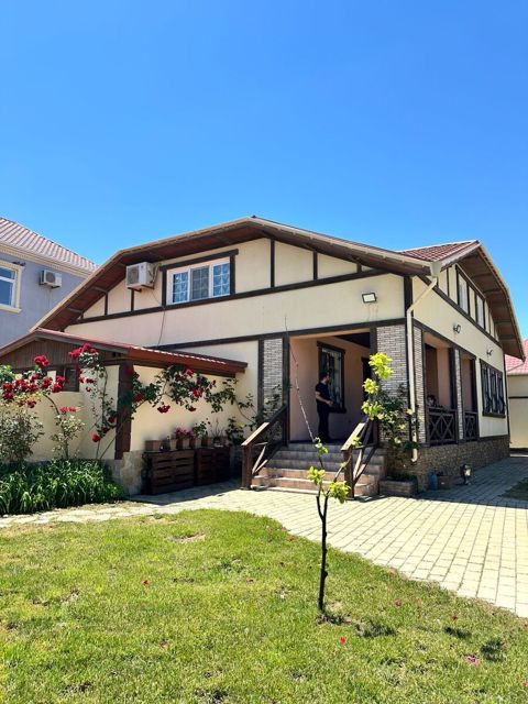 İcarəyə verilir 4 otaqlı həyət evi/bağ evi 220 m² — Bakı