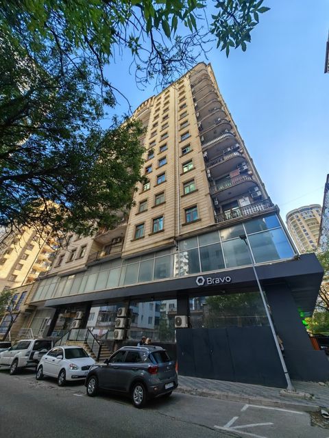 Satılır 3 otaqlı yeni tikili 134 m² — Bakı
