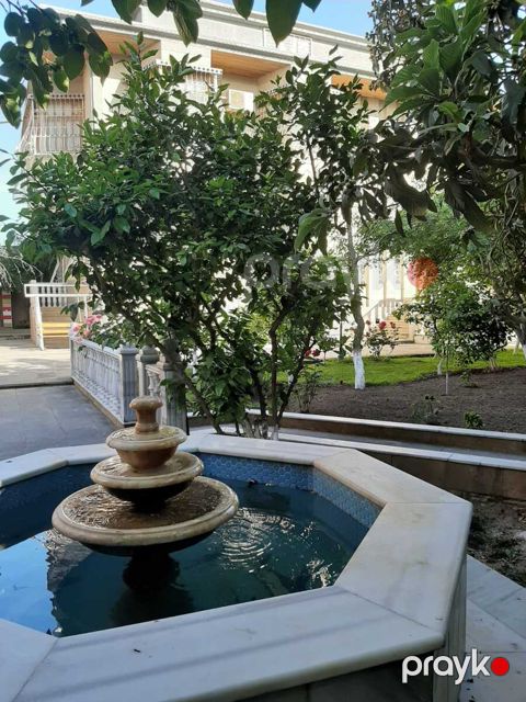 Satılır 7 otaqlı həyət evi/bağ evi 670 m²