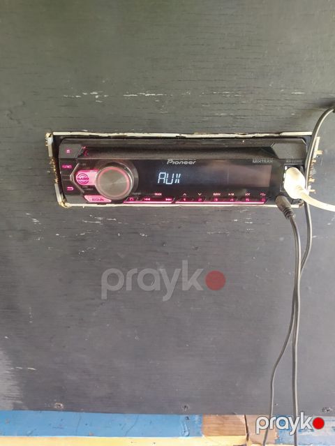 Pioneer Mıxtrax avtomobil maqnitofonu - Model: Pioneer Mıxtrax (üz — Saatlı