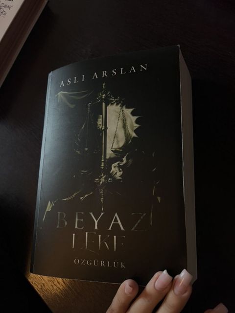 Məhsul: Kitab – “Beyaz Leke: Özgürlük” Müəllif: Aslı Arslan Dil — Masazır