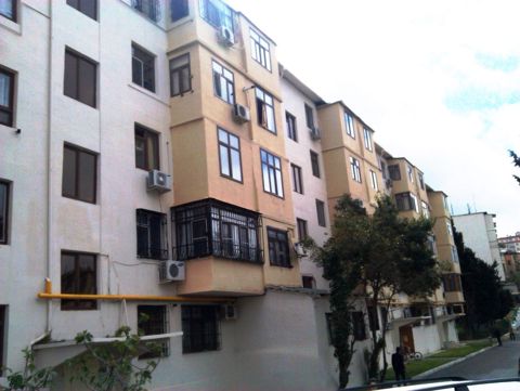 Satılır 3 otaqlı köhnə tikili 55 m² — Bakı