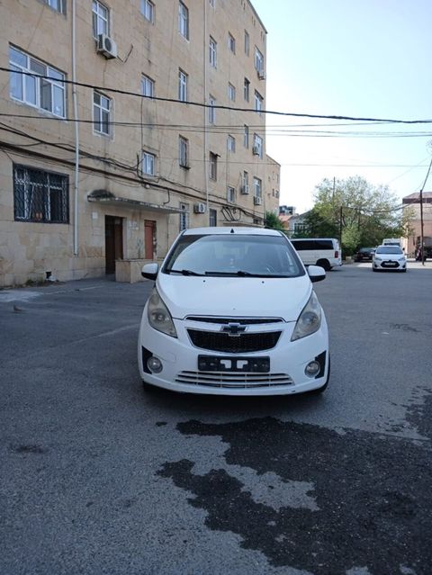 Chevrolet Spark, ağ rəng, 5 qapılı hetçbek İli 20141 mator ideL — Xırdalan