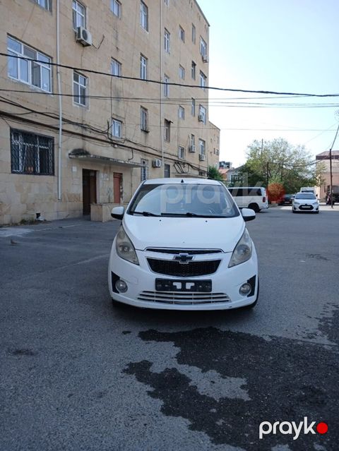Chevrolet Spark, ağ rəng, 5 qapılı hetçbek İli 20141 mator ideL