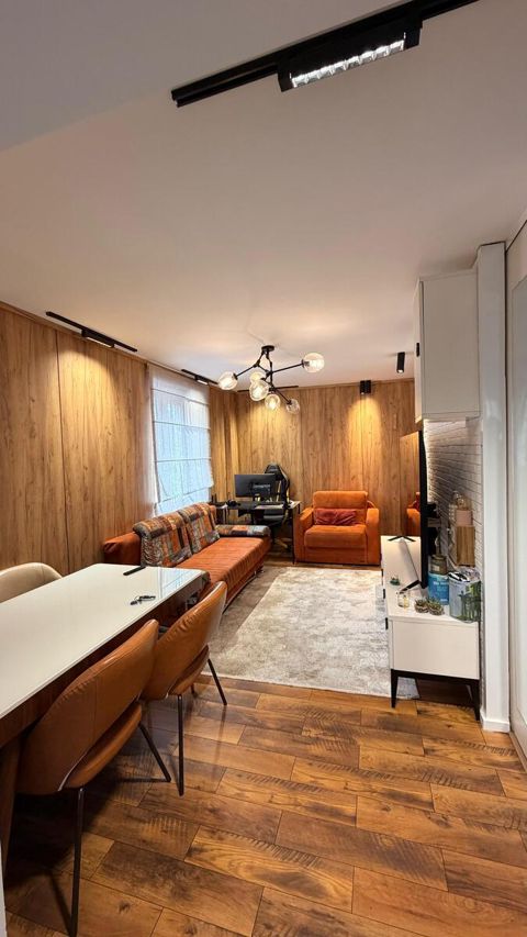 Satılır 2 otaqlı köhnə tikili 40 m² — Bakı