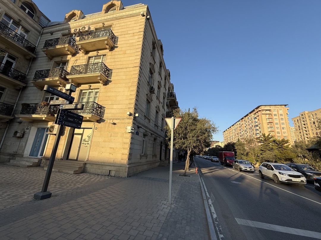 Satılır 3 otaqlı köhnə tikili 100 m² — Mənzil, Bakı (2)
