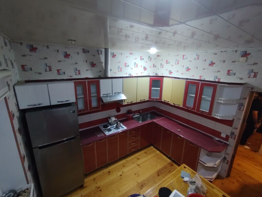 Aspirator, qaz peçi, uvannik çıxmaq şərti ilə. Mebelləri satılır — Yataq otağı mobilya dəstləri, Bakı (7)