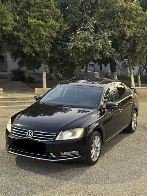 Volkswagen Passat, 1.8 L, 2013 il, 277 000 km — Bakı