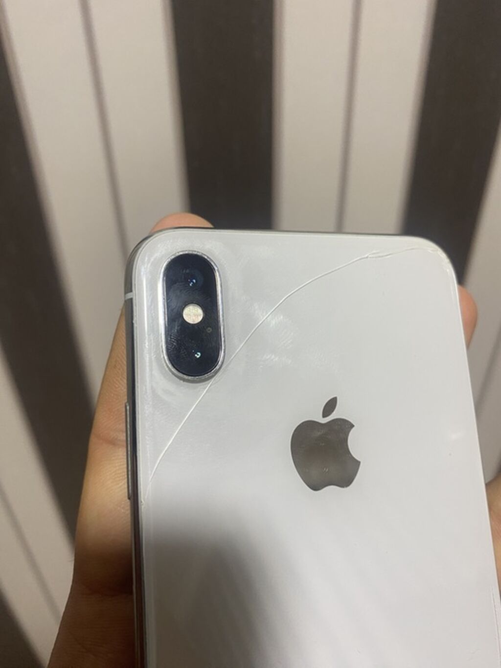 IPhone X, 64 GB, Ağ, Qırıq, Barmaq izi, Simsiz şarj — Apple iPhone, Bakı (3)