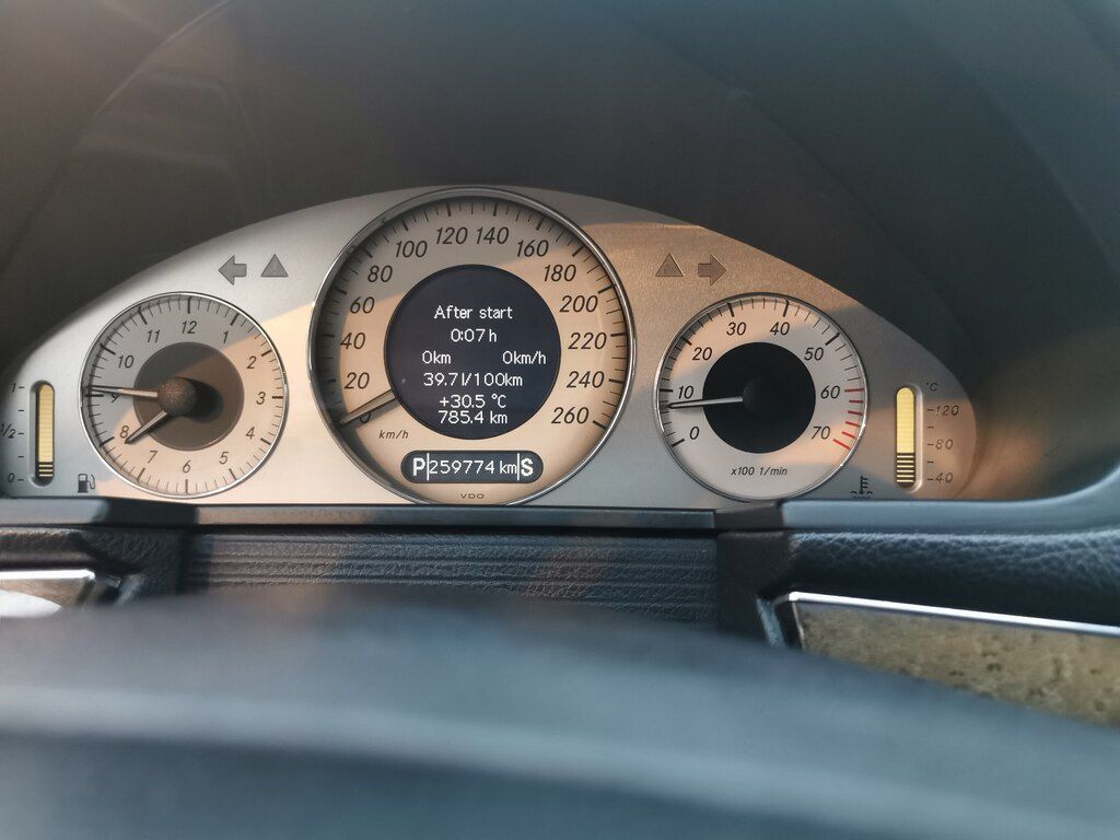 Mercedes E 320, 3.2 L, 2004 il, 260 000 km — Avtomobillər, Bakı (8)