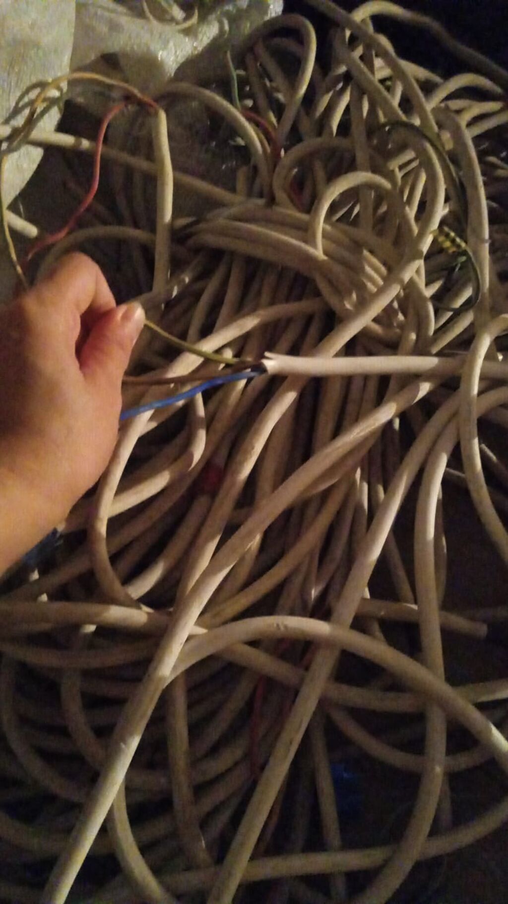 Tək olanların metrəsi 50 qəpik 3 lü toklar 1.70 Magazındə 3 manatdı — Kabel və naqillər, Bakı (2)