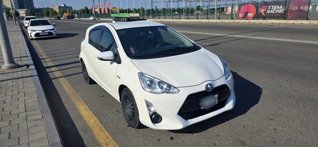 Toyota Aqua, 1.5 L, 0.9 kWh, 2016 il, 170 000 km — Avtomobillər, Bakı